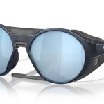 Aanbieding Oakley Clifden 944005 - Matt fényáteresztő kék Prizm Deepwater polarizált napszemüveg